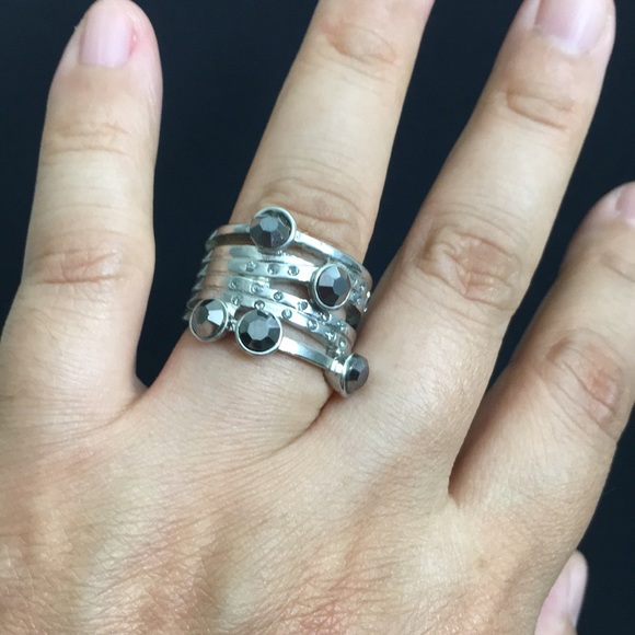 🖤Kenneth Cole ring - Picture 3 of 17